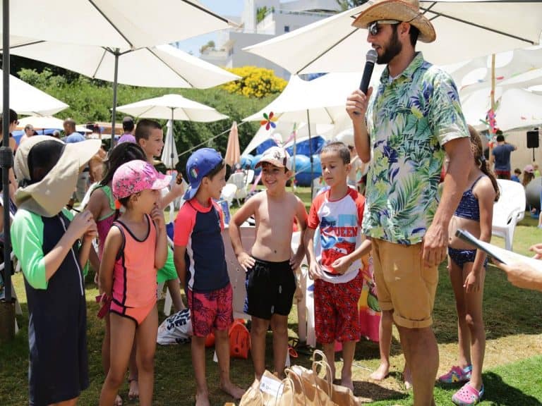 בריכה לאירוע חברה