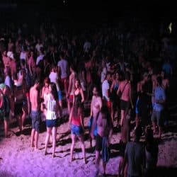מסיבת חוף פרטית